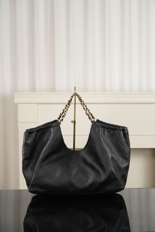 CHANEL Shopping bag