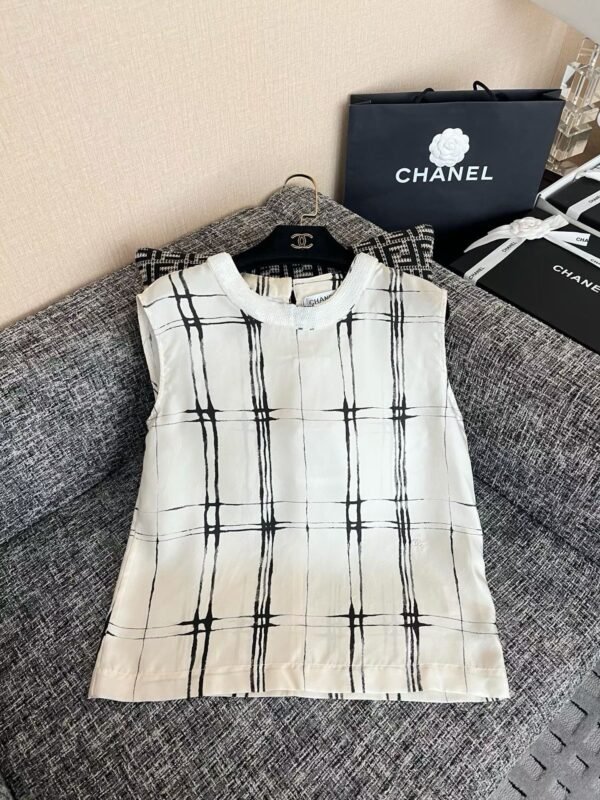 CHANEL Tank top