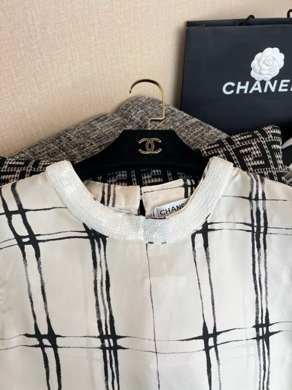 CHANEL Tank top