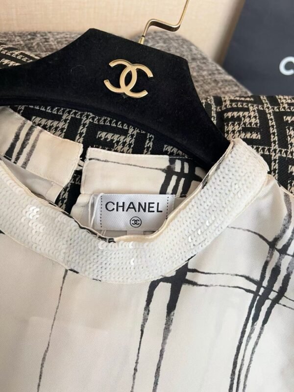 CHANEL Tank top