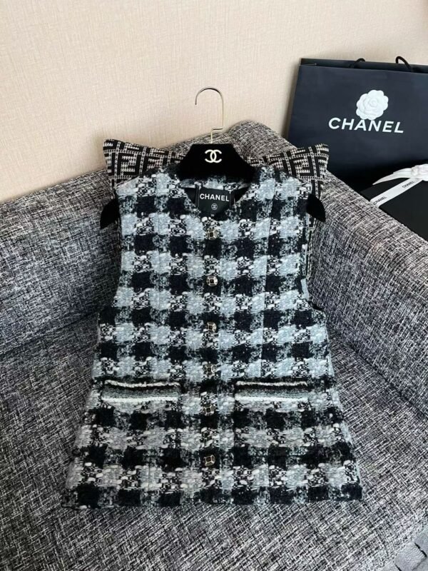 CHANEL Tank top