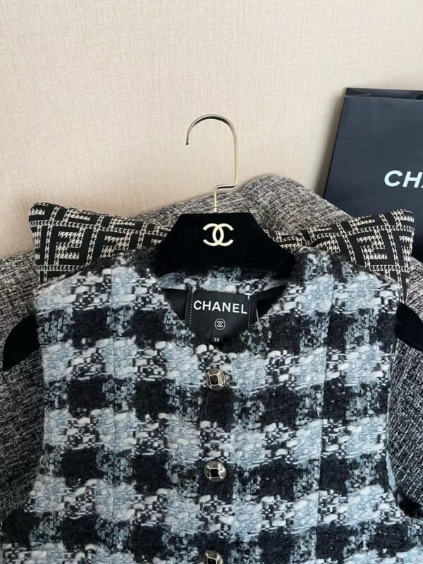CHANEL Tank top