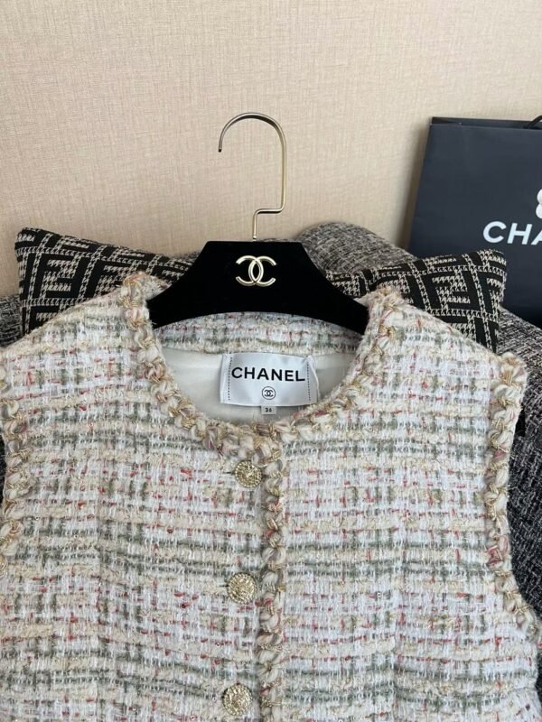 CHANEL Tank top