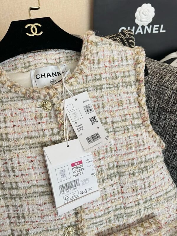 CHANEL Tank top