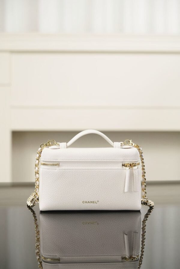 CHANEL Clutch with chain
