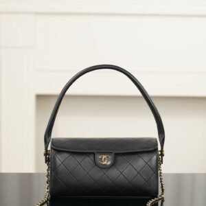 CHANEL  Clutch with chain