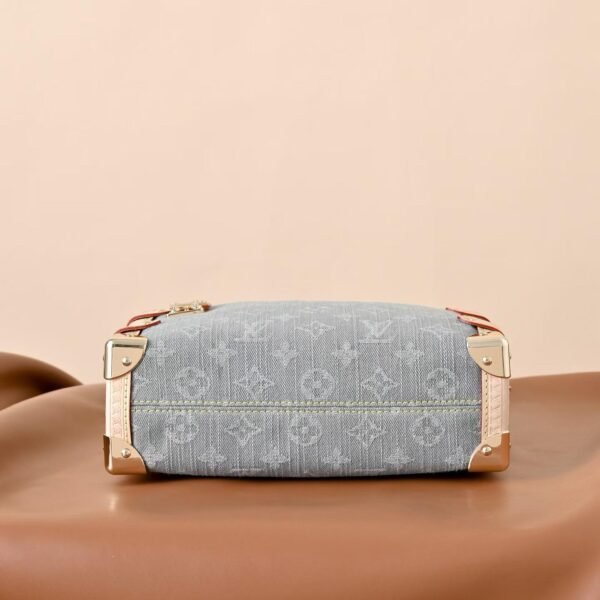 LOUIS VUITTON SIDE TRUNK M13285