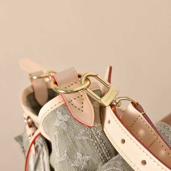 LOUIS VUITTON CARRYALL CARGO M27623