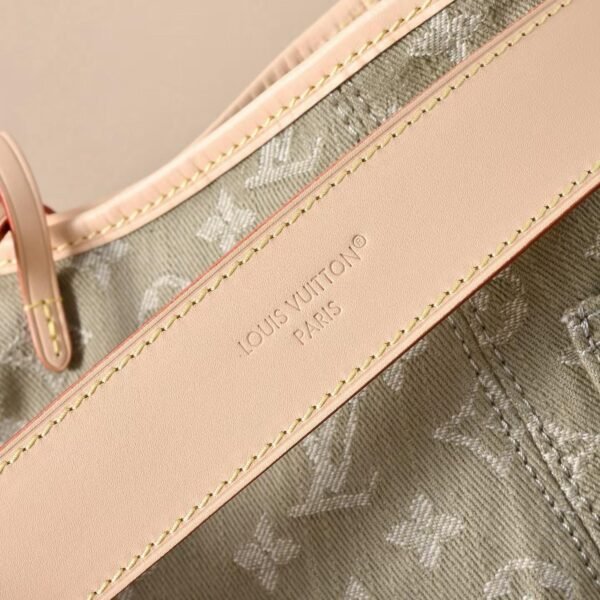 LOUIS VUITTON CARRYALL CARGO M27623