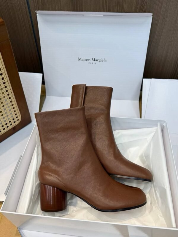 MAISON MARGIELA TABI Split-toe Ankle Boots