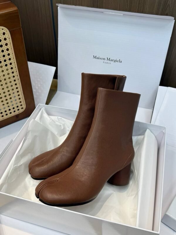 MAISON MARGIELA TABI Split-toe Ankle Boots