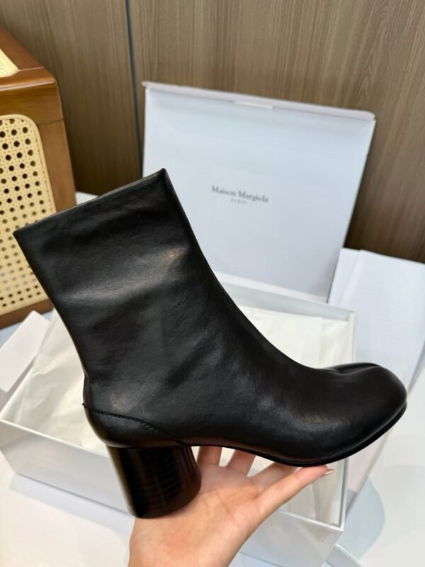 MAISON MARGIELA TABI Split-toe Ankle Boots