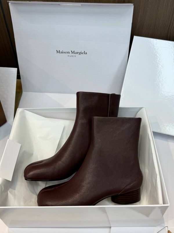MAISON MARGIELA  TABI  Split-toe Ankle Boots