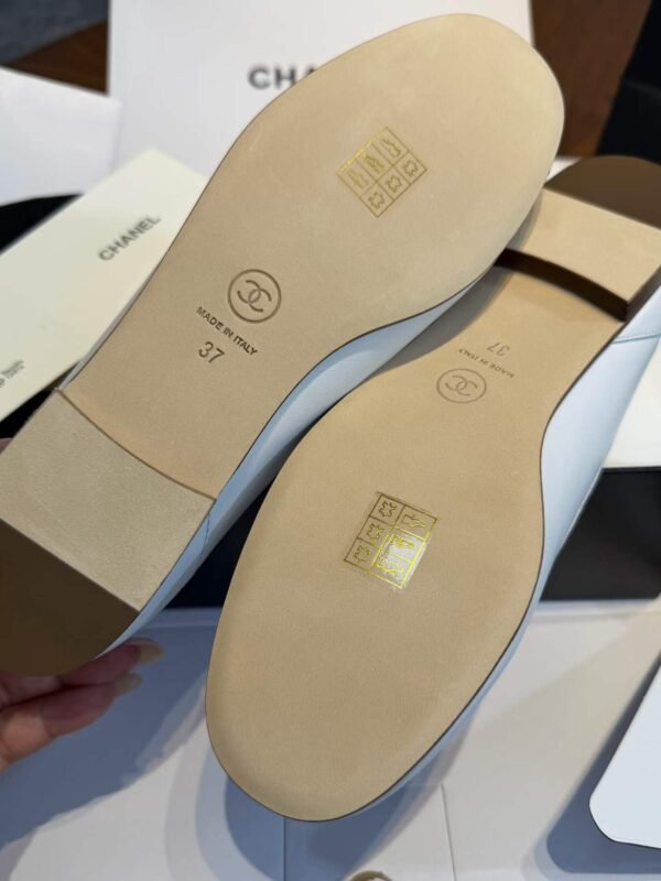 CHANEL Loafers