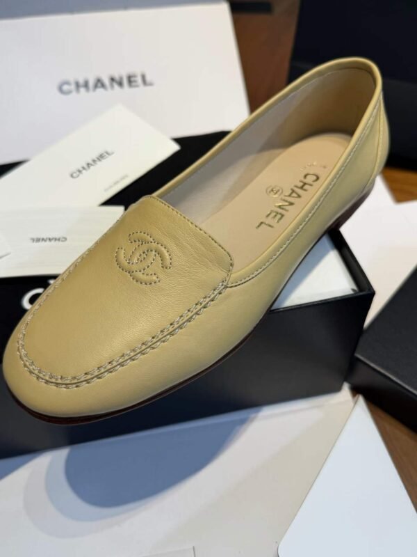 CHANEL Loafers