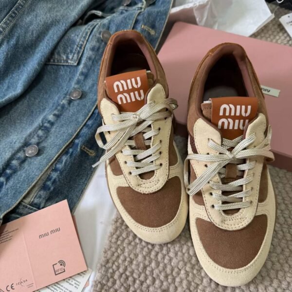 MIUMIU Sneakers