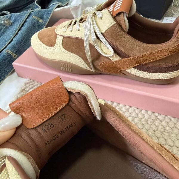MIUMIU Sneakers