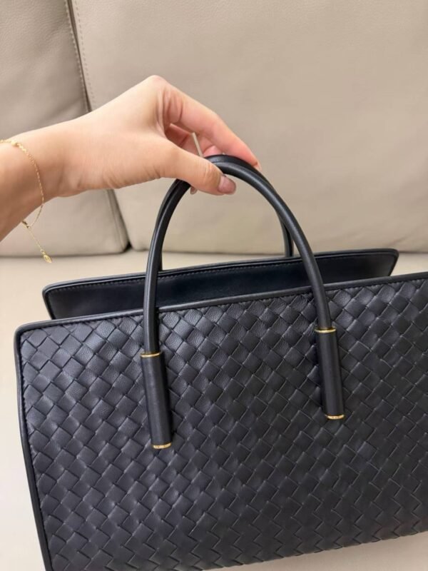 BOTTEGA VENETA Small Barbara Tote
