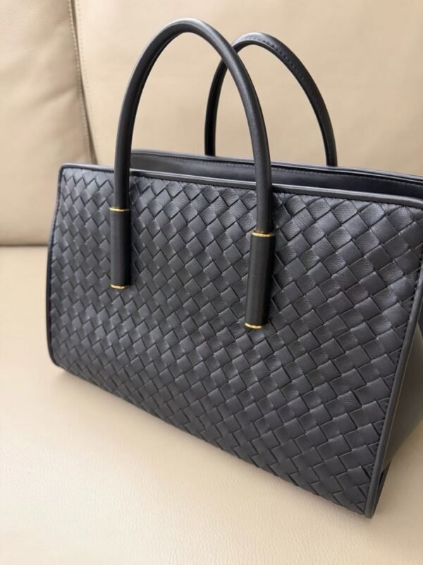 BOTTEGA VENETA Small Barbara Tote