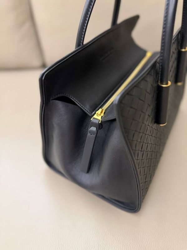 BOTTEGA VENETA Small Barbara Tote