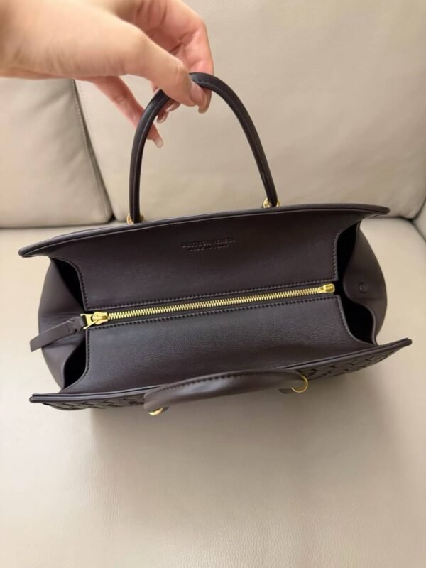 BOTTEGA VENETA Small Barbara Tote