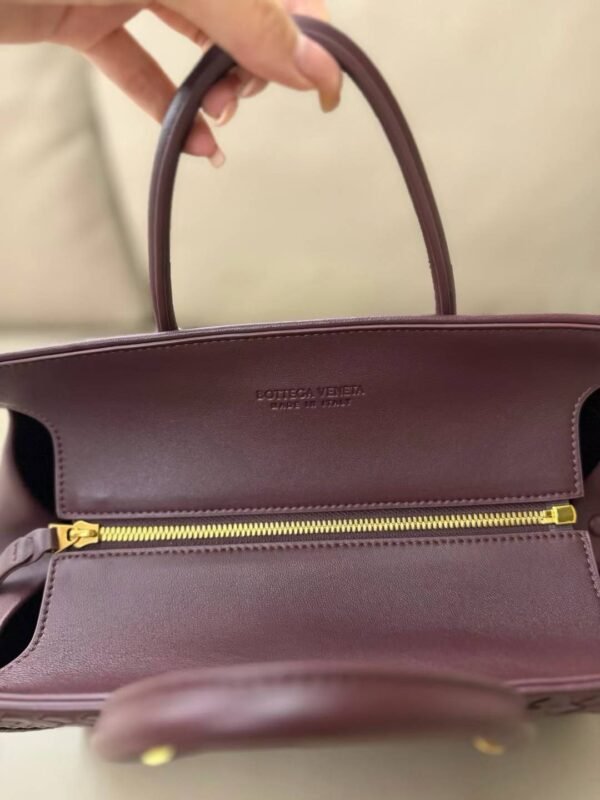 BOTTEGA VENETA Small Barbara Tote