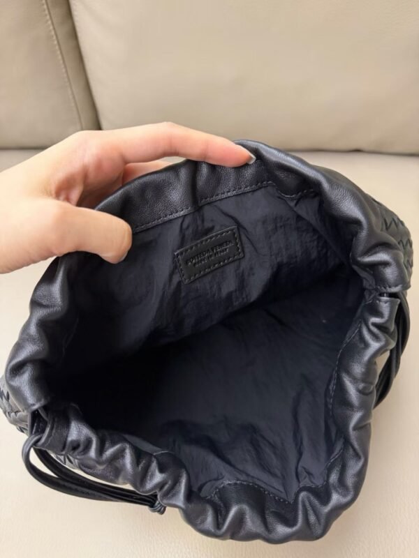 BOTTEGA VENETA DUSTBAG HANDLE