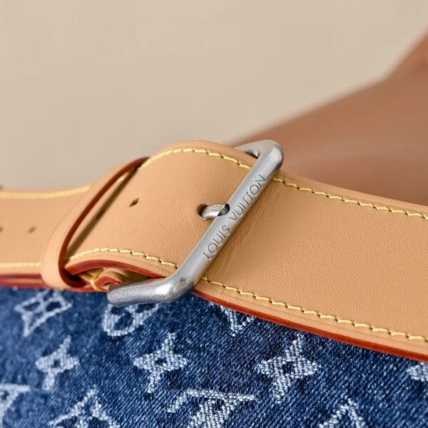 LOUIS VUITTON M27640 RUSH