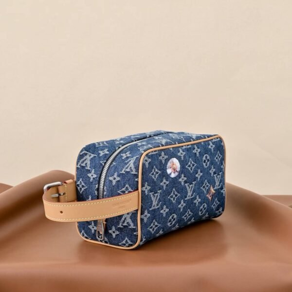 LOUIS VUITTON M28363 LOCKER DOPP  KIT