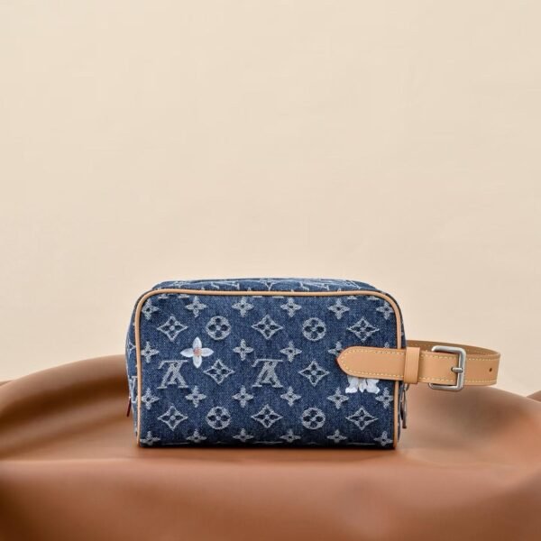 LOUIS VUITTON M28363 LOCKER DOPP  KIT