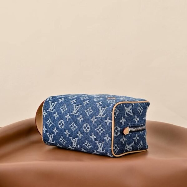 LOUIS VUITTON M28363 LOCKER DOPP  KIT