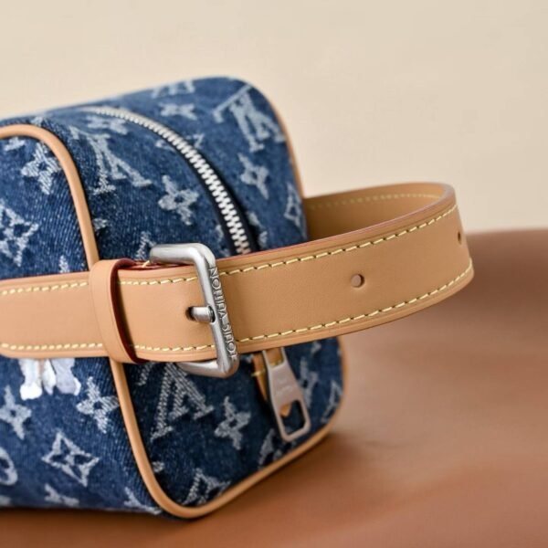 LOUIS VUITTON M28363 LOCKER DOPP  KIT