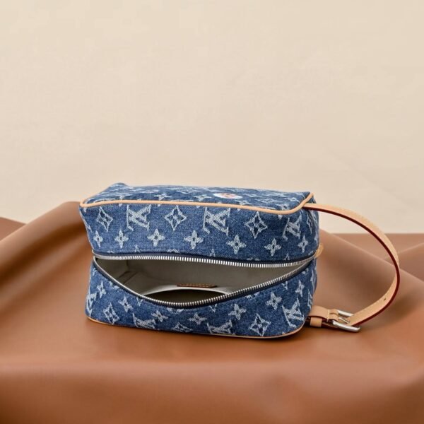 LOUIS VUITTON M28363 LOCKER DOPP  KIT