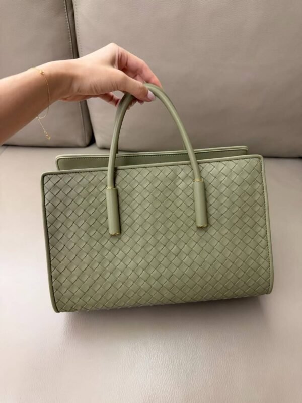 BOTTEGA VENETA Small Barbara Tote
