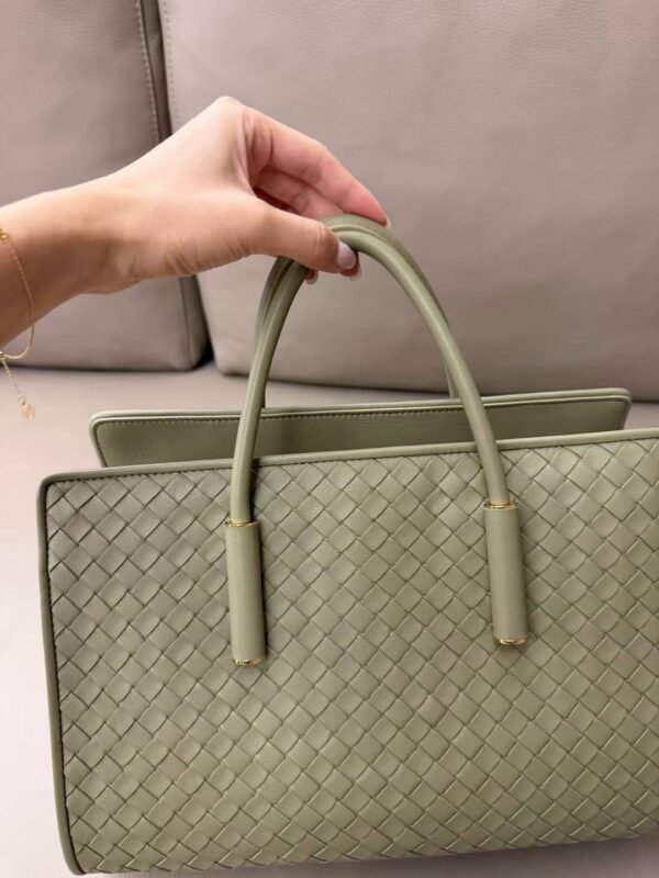 BOTTEGA VENETA Small Barbara Tote