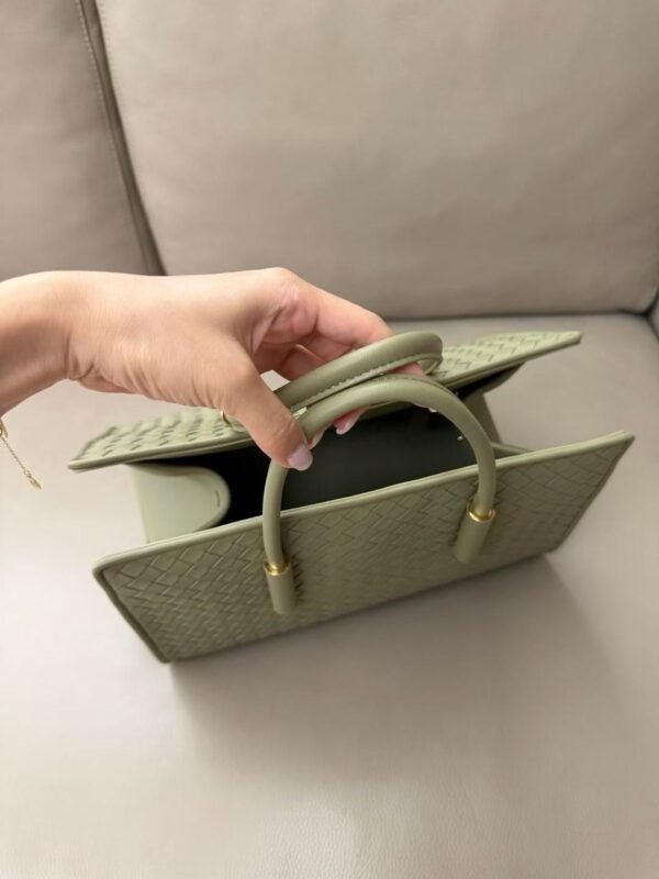 BOTTEGA VENETA Small Barbara Tote