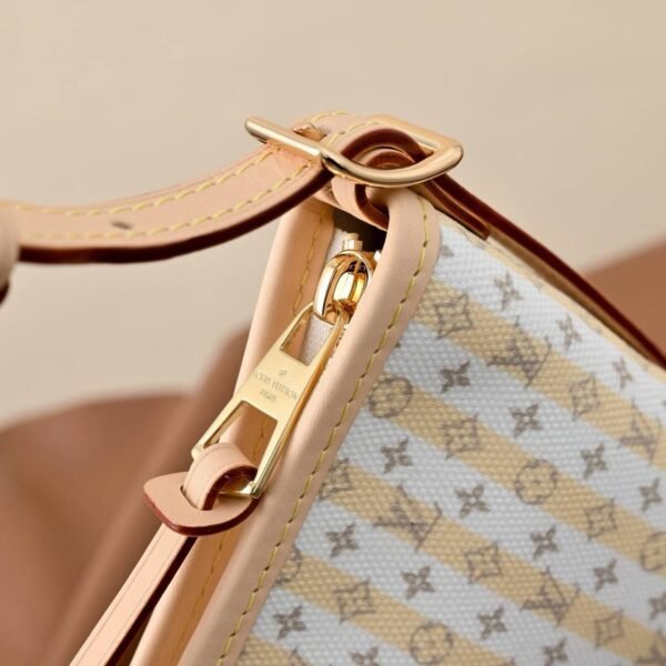 LOUIS VUITTON  CARRYALL EAST WEST  M29139