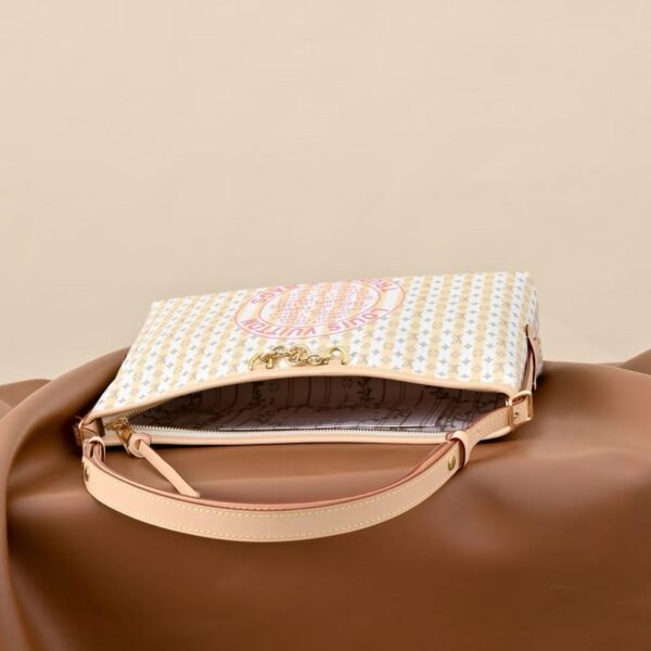 LOUIS VUITTON  CARRYALL EAST WEST  M29139