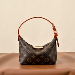 LOUIS VUITTON POCHETTEHILLS M27509