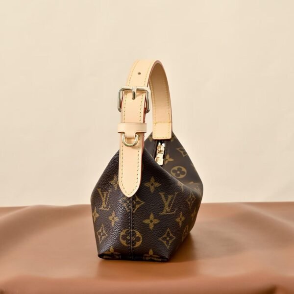 LOUIS VUITTON POCHETTEHILLS M27509
