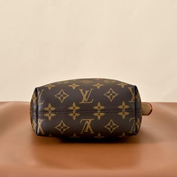 LOUIS VUITTON POCHETTEHILLS M27509