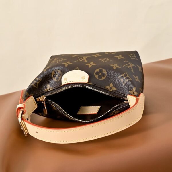 LOUIS VUITTON POCHETTEHILLS M27509