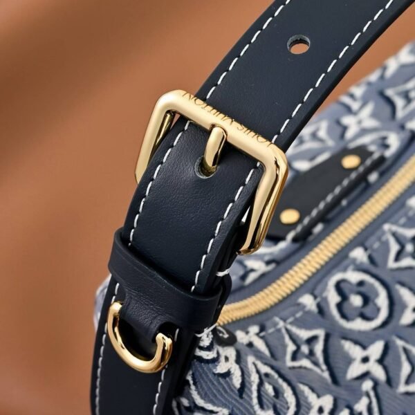 LOUIS VUITTON POCHETTEHILLS M2A155
