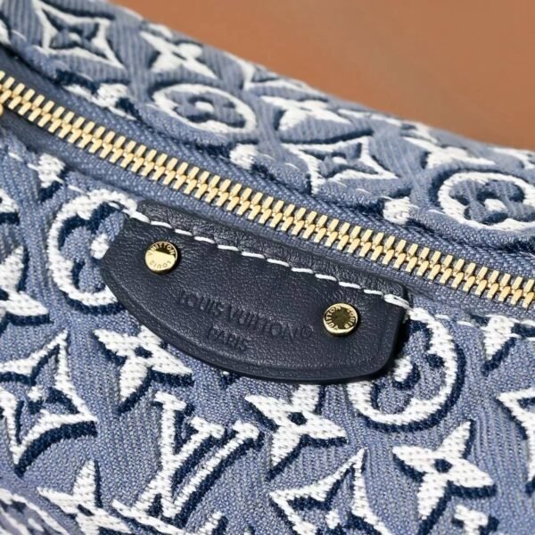 LOUIS VUITTON POCHETTEHILLS M2A155