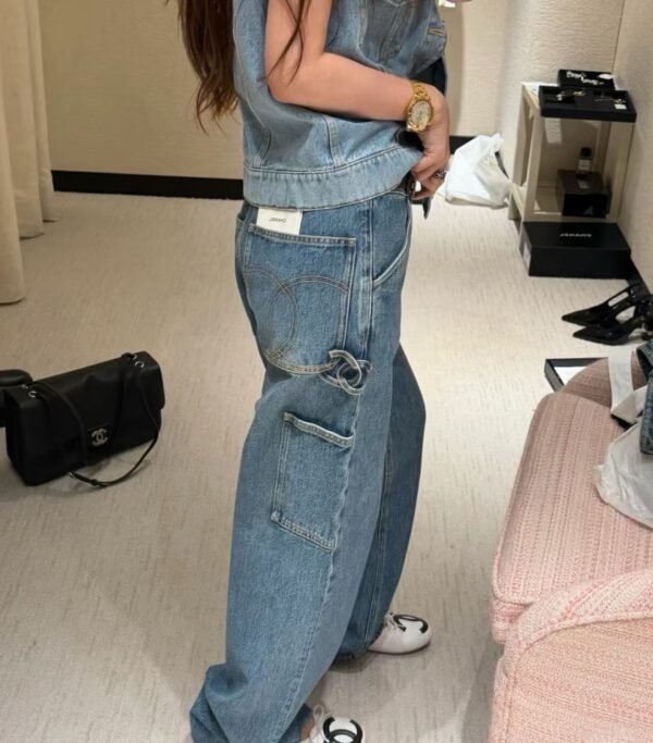 CHANEL Jeans