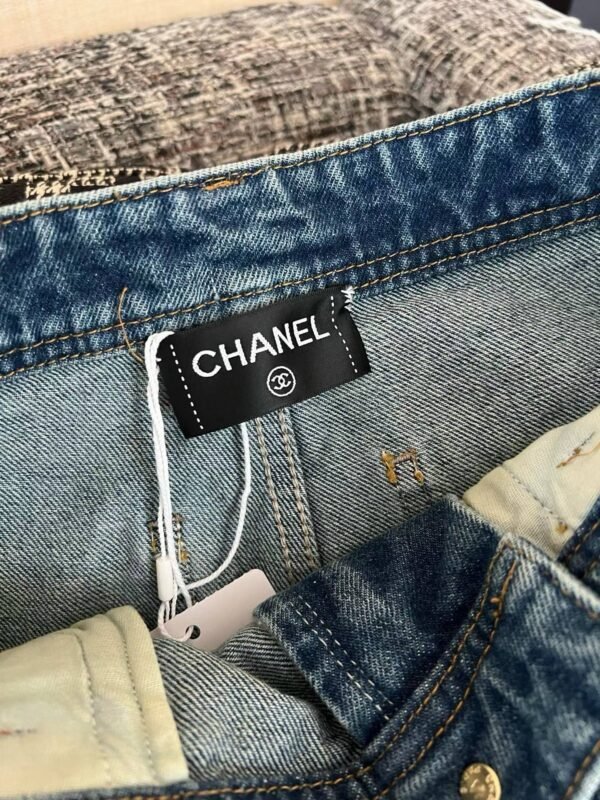 CHANEL Jeans