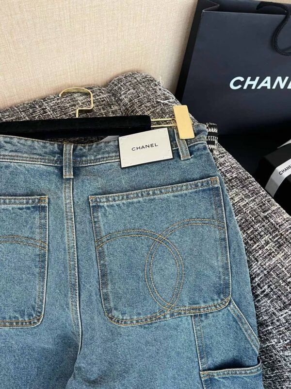 CHANEL Jeans