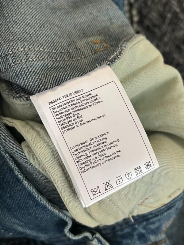 CHANEL Jeans