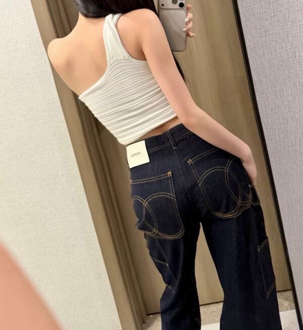 CHANEL Jeans