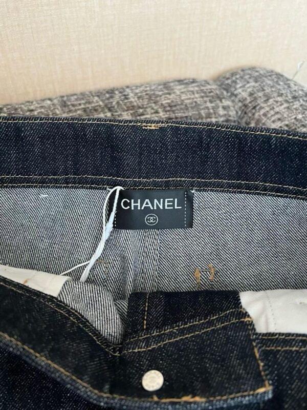 CHANEL Jeans
